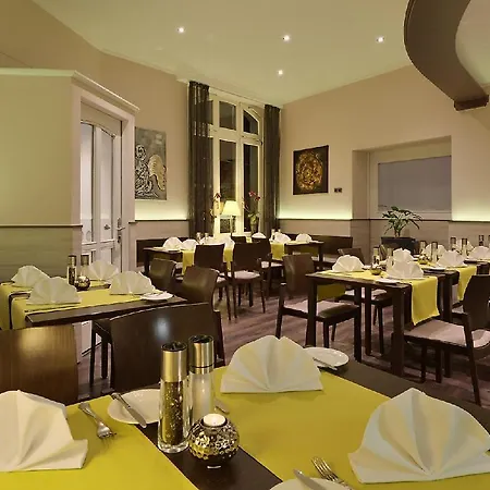 Hotel Restaurant Zur Post 4*